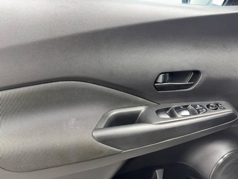 Used 2020 Nissan Kicks S FWD image 33