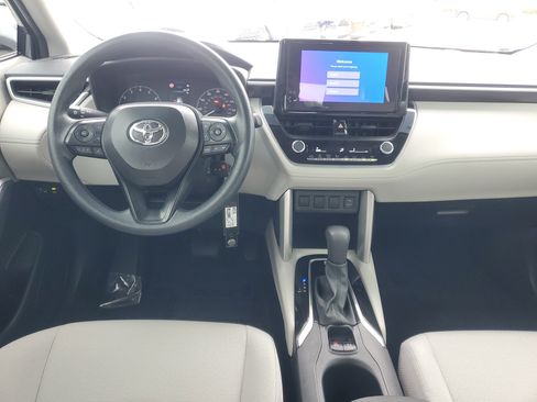 Certified 2025 Toyota Corolla Cross L FWD image 10