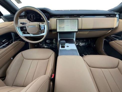 New 2026 Land Rover Range Rover Long Wheelbase SE AWD/4WD image 12