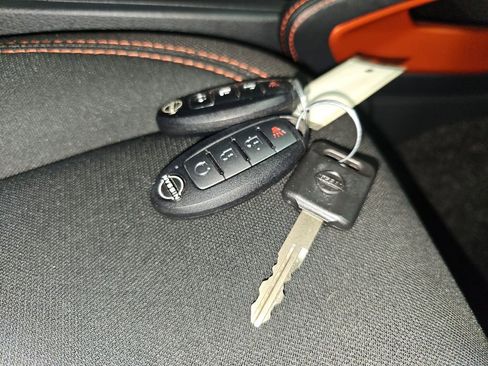 Used 2022 Nissan Frontier PRO-4X w/ Technology Package image 16