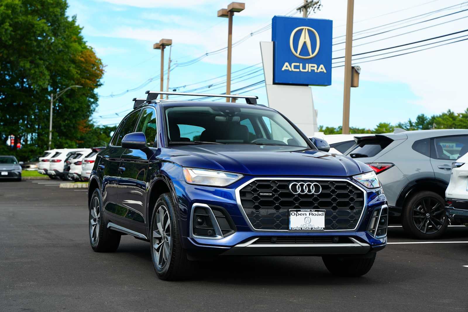 Used 2023 Audi Q5 2.0T Premium w/ Convenience Package AWD/4WD image 1