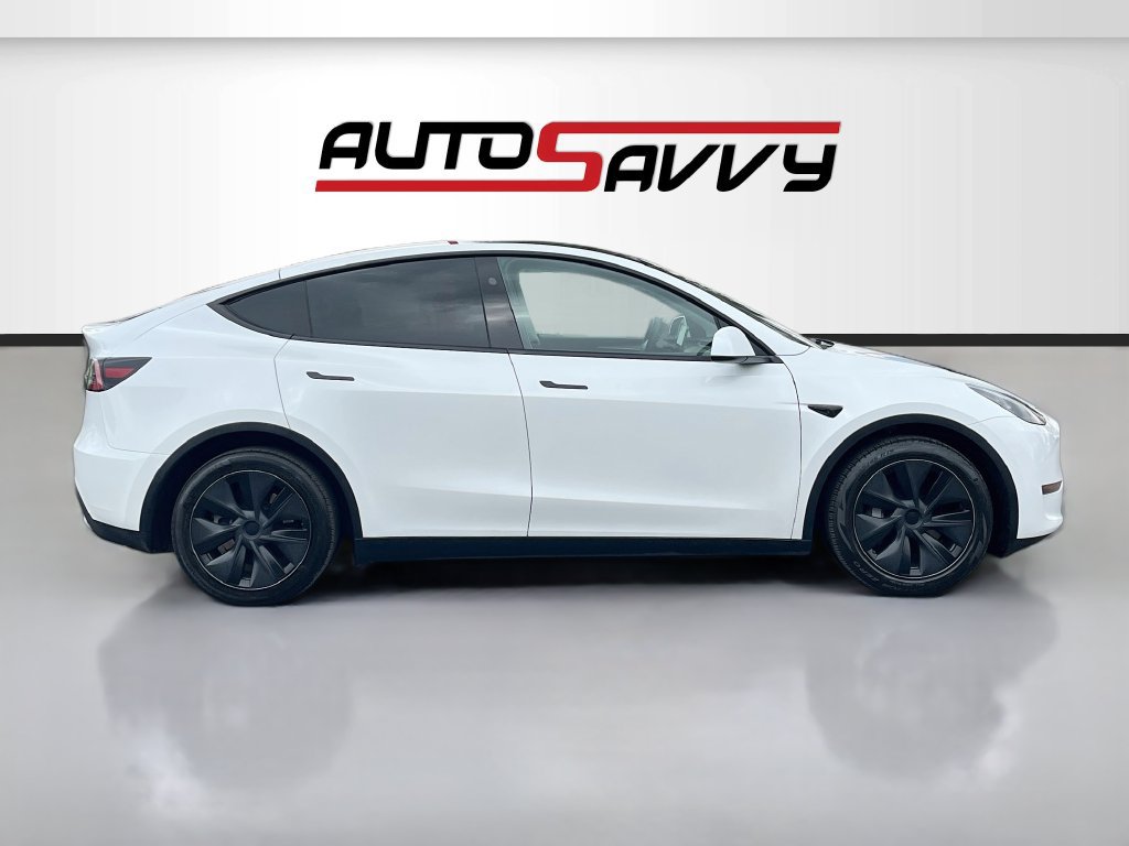 Used 2024 Tesla Model Y Long Range RWD image 8