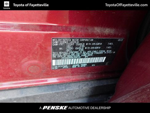Used 2022 Toyota Venza LE AWD/4WD image 8