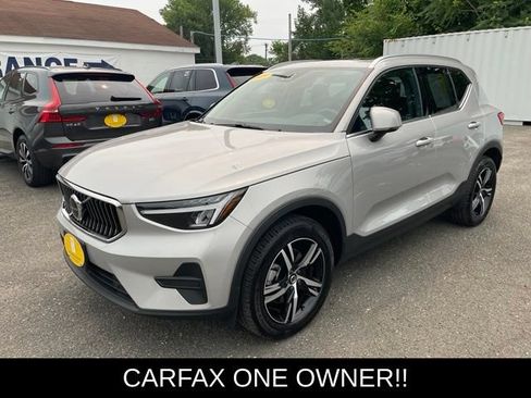 Used 2025 Volvo XC40 B5 Core w/ Protection Package Premier AWD/4WD image 3