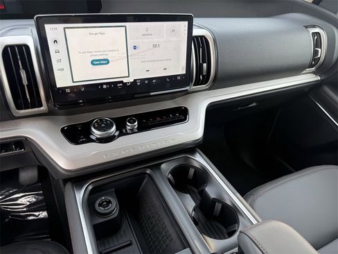 New 2025 Ford Expedition Active image 26