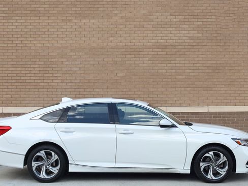 Used 2019 Honda Accord EX image 3