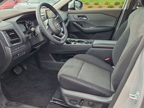 Used 2023 Nissan Rogue SV image 18