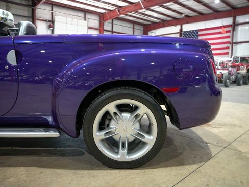 Used 2004 Chevrolet SSR image 5