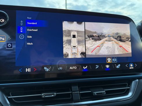 New 2026 Chevrolet Equinox EV LT image 18