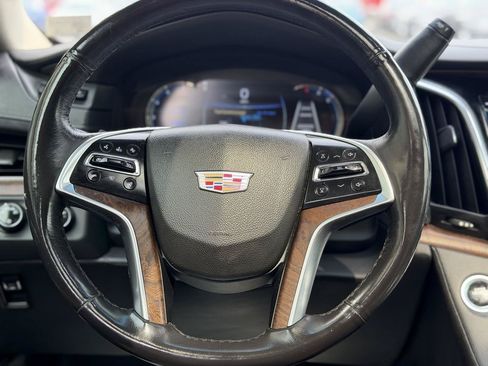 Used 2018 Cadillac Escalade ESV Premium Luxury AWD/4WD image 18