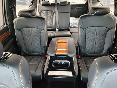 New 2024 Jeep Grand Wagoneer Series III w/ HD Trailer Tow Package image 7