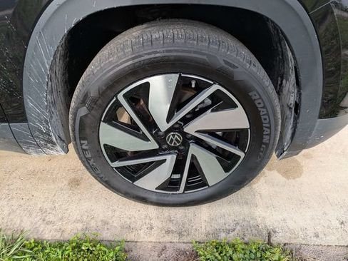 Used 2025 Volkswagen Atlas SEL AWD/4WD image 10