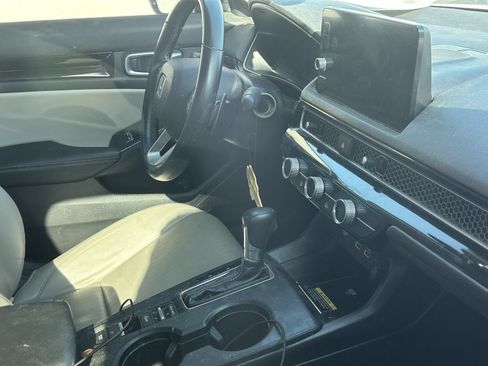 Used 2022 Honda Civic Touring image 9