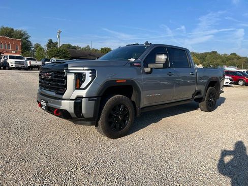 Used 2025 GMC Sierra 3500 AT4 w/ AT4 Premium Plus Package image 4