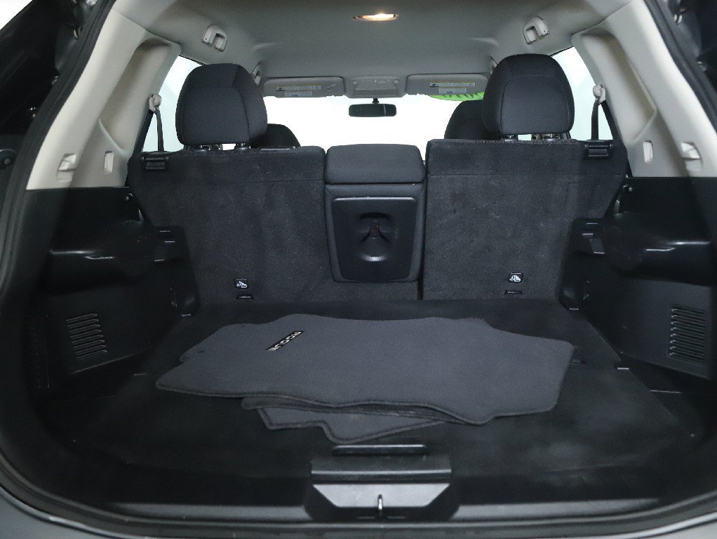 Used 2018 Nissan Rogue S AWD/4WD image 30