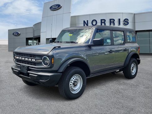 New 2025 Ford Bronco Base image 2