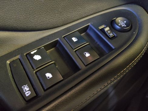 Used 2017 Buick Envision Essence FWD image 27