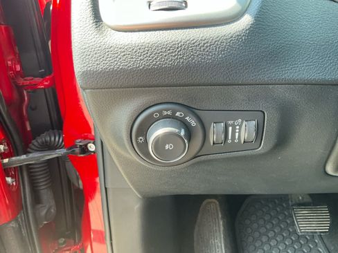 Used 2018 Jeep Compass Latitude w/ Popular Equipment Group AWD/4WD image 21