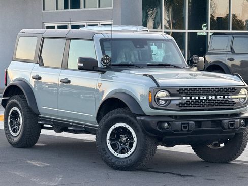 Used 2023 Ford Bronco Badlands w/ Sasquatch Package image 2