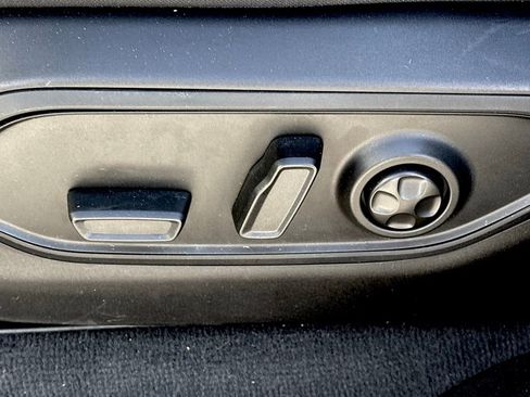 Used 2022 Jeep Grand Cherokee Limited 4xe image 18