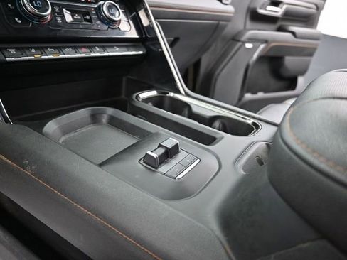 Used 2024 GMC Sierra 2500 AT4 w/ AT4 Premium Plus Package image 22