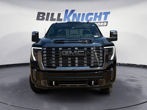 Used 2024 GMC Sierra 3500 Denali Ultimate AWD/4WD image 8