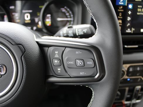 Used 2025 Jeep Wrangler Unlimited Sport S 4xe AWD/4WD image 39