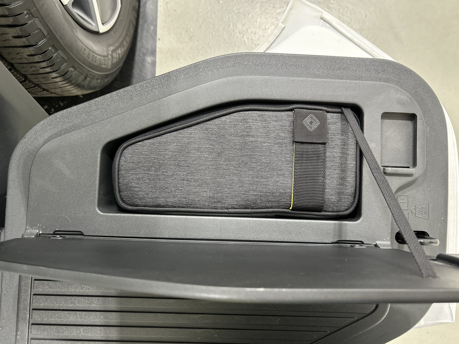 Used 2022 Rivian R1T Adventure AWD/4WD image 32