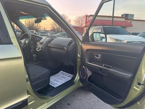 Used 2010 Kia Soul + w/ Audio Pkg image 19