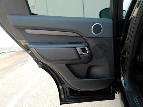 Used 2023 Land Rover Discovery S AWD/4WD image 19