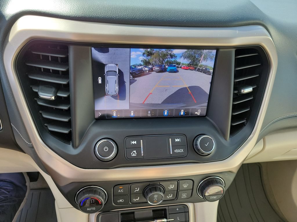 Used 2020 GMC Acadia Denali w/ Technology Package FWD image 32