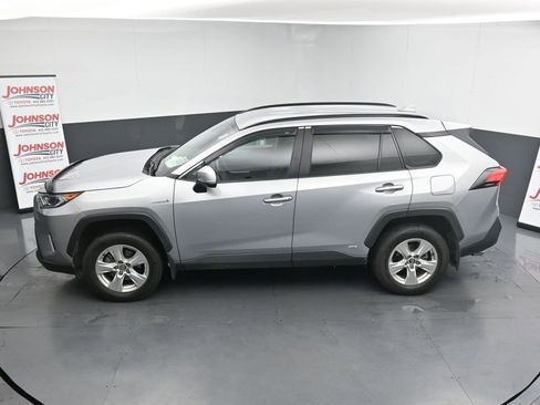 Used 2020 Toyota RAV4 XLE image 17
