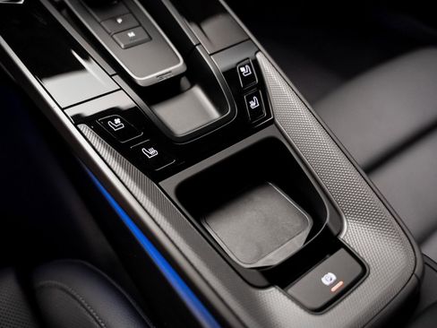 Used 2025 Porsche 911 Carrera image 54