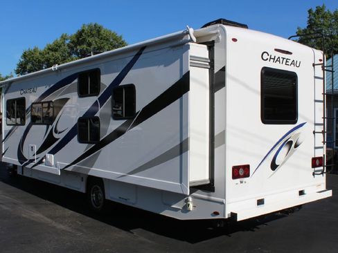 Used 2022 Ford E-450 and Econoline 450 Super Duty w/ Motorhome Prep Package image 3