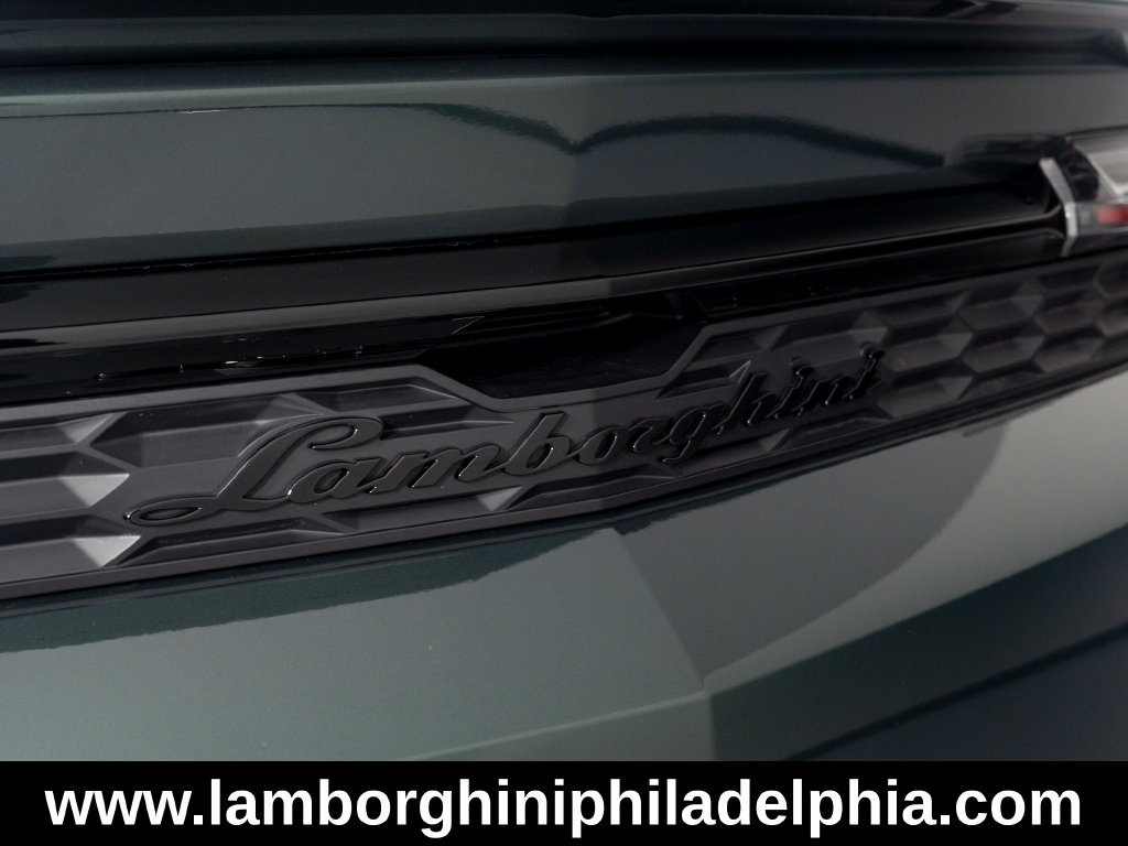 Used 2025 Lamborghini Urus SE AWD/4WD image 49