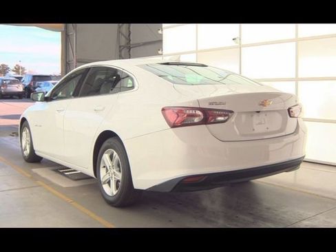 Used 2022 Chevrolet Malibu LT image 3