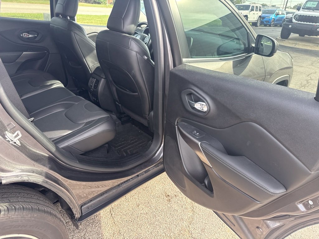 Used 2021 Jeep Cherokee Limited w/ Elite Package AWD/4WD image 19