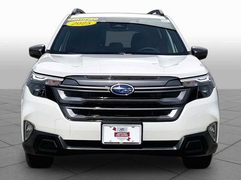 Used 2025 Subaru Forester Premium AWD/4WD image 4