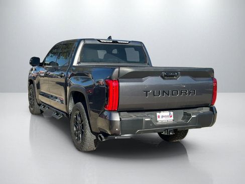 Used 2023 Toyota Tundra SR5 w/ SR5 Convenience Package AWD/4WD image 7