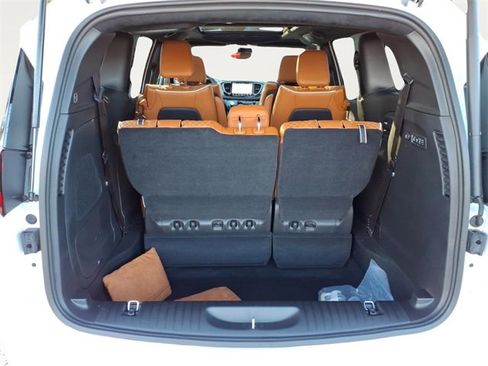 New 2026 Chrysler Pacifica Pinnacle w/ Trailer Tow Group image 5