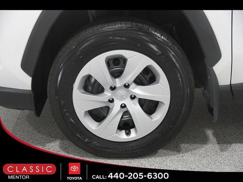 Certified 2025 Toyota RAV4 LE AWD/4WD image 21