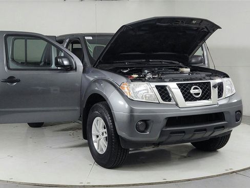 Used 2021 Nissan Frontier SV w/ SV Utility Package image 9