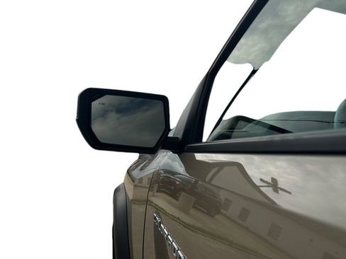 Used 2024 Chevrolet Colorado Trail Boss w/ Safety Package AWD/4WD image 18