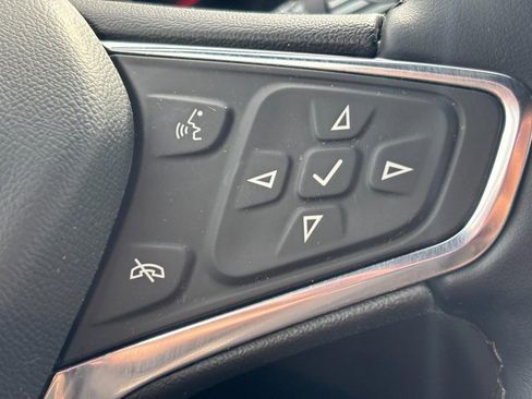 Certified 2024 Chevrolet Equinox LT w/ LPO, Floor Liner Package image 21