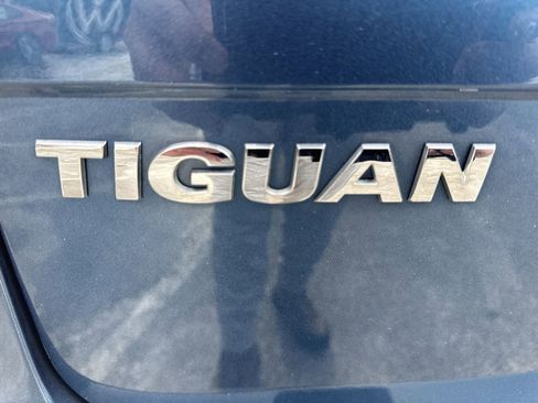 Used 2020 Volkswagen Tiguan S image 31