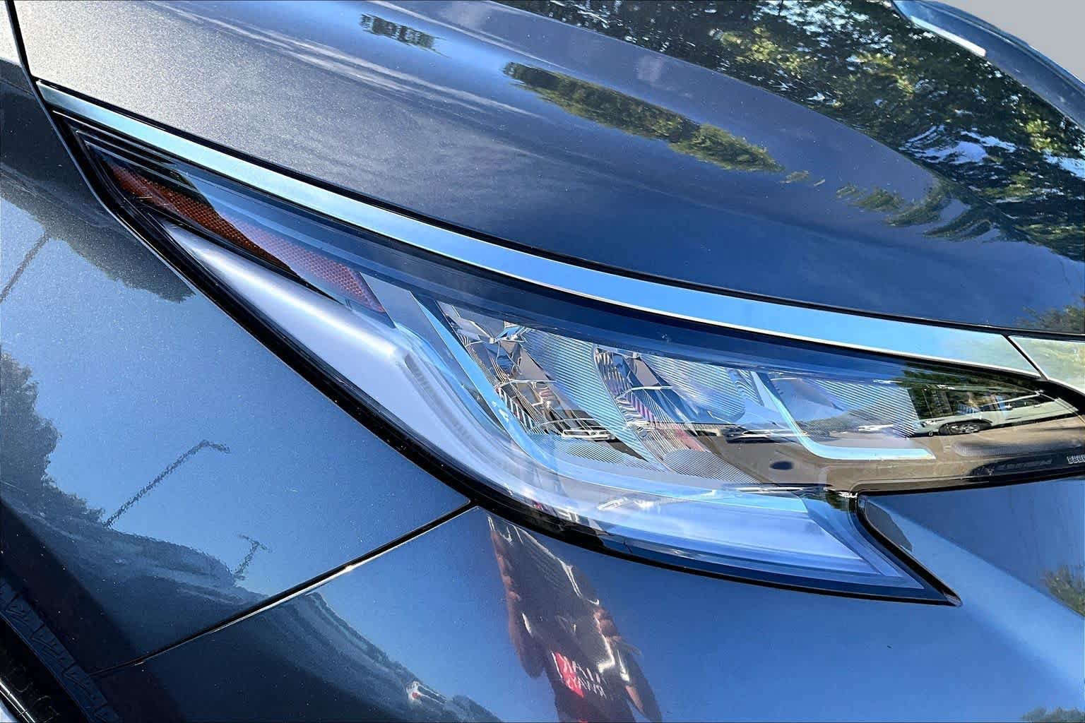 Certified 2025 Toyota Sienna Limited AWD/4WD image 26