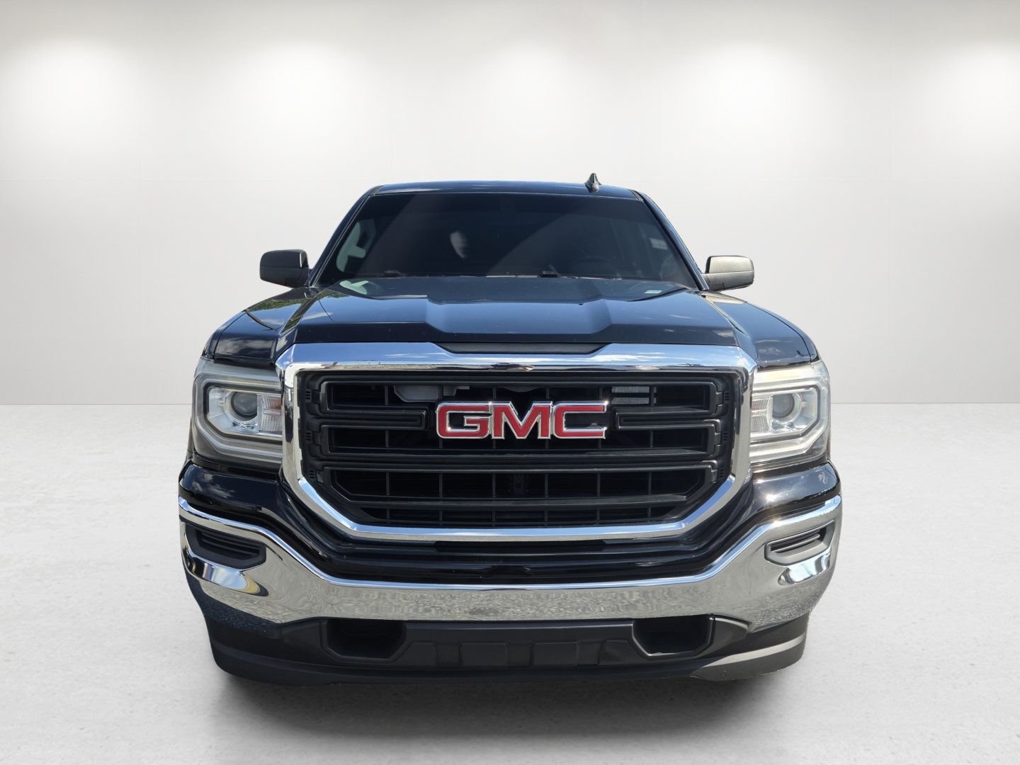 Used 2017 GMC Sierra 1500 2WD Crew Cab w/ Sierra Convenience Package image 2