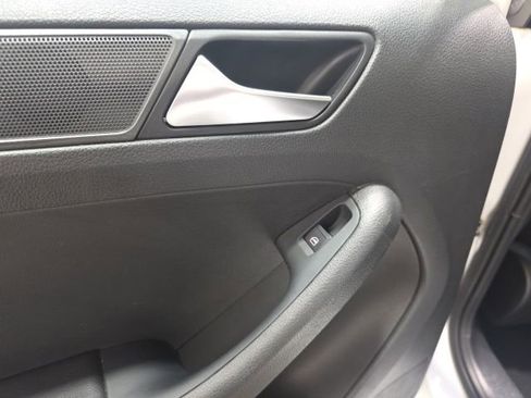 Used 2017 Volkswagen Jetta S image 26