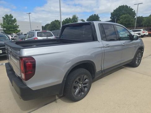 Used 2023 Honda Ridgeline Sport image 3
