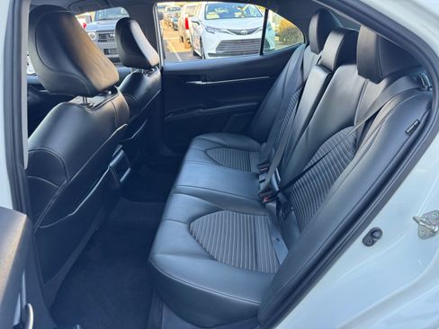 Used 2020 Toyota Camry SE FWD image 16